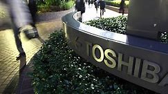Apple and Amazon Have ‘Joined Foxconn’s Bid For Toshiba’s Chip Business’