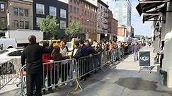 Huge Line for iPhone 6 Stretches Through Manhattan
