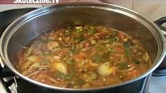 Zupa 'niby-gulaszowa' z mnóstwem warzyw i opiekanym mięsem :: Skutecznie.Tv