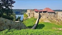 Dobczyce | Zamek królewski na skalistym wzgórzu nad jeziorem Dobczyckim z pięknymi widokami...
