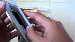 Samsung Galaxy S5: How to Open and Close the Back Cover