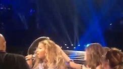 Beyonce's hair gets stuck in fan during Halo