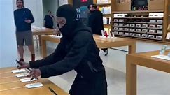 Il vole 49 iPhones chez Apple malgré une voiture de police devant le magasin