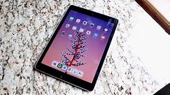 iPad 6th Generation In 2021! (Still Worth It?) (Review)