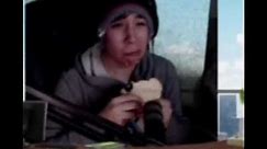 quackity crying while eating bread