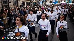 Traditional Paris cafe waiters' race resumes after a 13-year gap