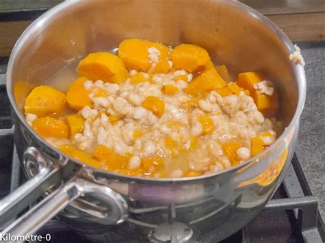 Chou fleur mariné, purée de haricots cocos et patate douce, sauce au ...