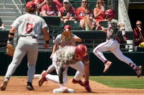 Arkansas baseball bracket projections for 2026 NCAA Tournament