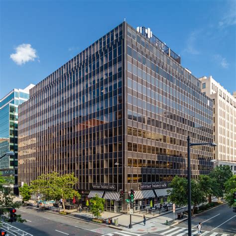 What Causes Gum Recession? We Explain The Real Reasons Behind Receding Gums - District Dental ...