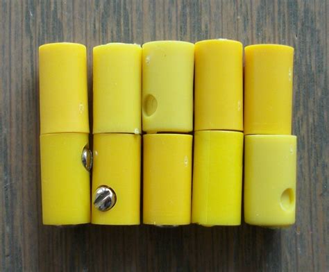 10 Stück Modellbau-Muffen (alte Generation), gelb (Gebraucht) in St ...