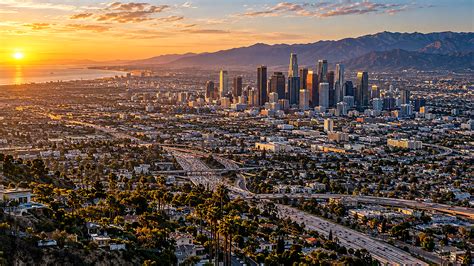 Los Angeles: A megacity built on oil, film, and federal housing policy ...