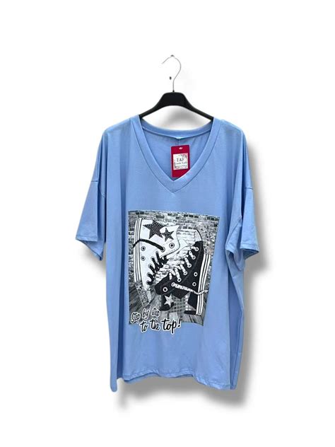 T-SHIRT WITH CONVERSE | Paris Fashion Shops