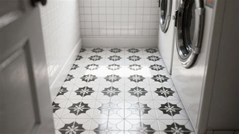 Black and White Laundry Room Too Cramped? 5 Smart Layout Fixes