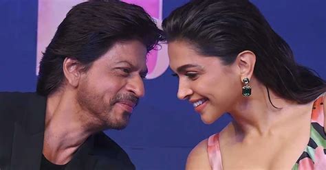 Shah Rukh Khan Offers Helping Hand to Pregnant Deepika Padukone During ...