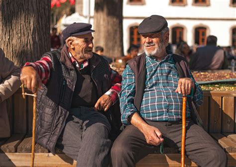 Why Americans Die 5 Years Younger Than Spanish People