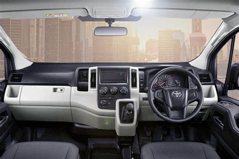 Toyota Hiace 2026 Harga OTR, Promo Mei, Spesifikasi & Review