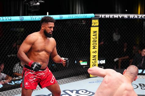 UFC Fight Night 263 results: Co-main ends in all-time crazy sequence of events