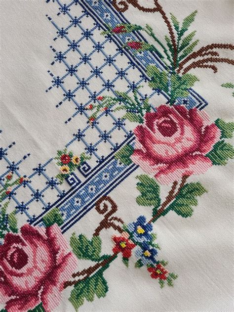 Vintage floral cruz punto bordado mantel mantel hecho a mano | Etsy ...