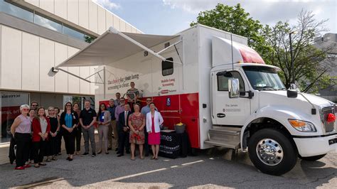 Doctors Are Seeing More Lung Cancer Cases in Younger, Nonsmoking Women