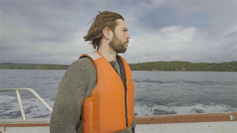 Envoyez du bois ! - Taking Care of Business (S03E01) (2022) | ČSFD.cz