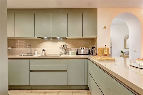 Middle floor apartment in La Duquesa € 370,000 | R5353588