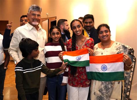 WEF: జ్యూరిచ్‌లో సీఎంకు ఘన స్వాగతం పలికిన తెలుగువారు