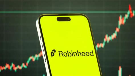 Hood stock pulls back overnight after AI trading launch – insider sales ...