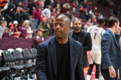 Boston College fires basketball coach Earl Grant
