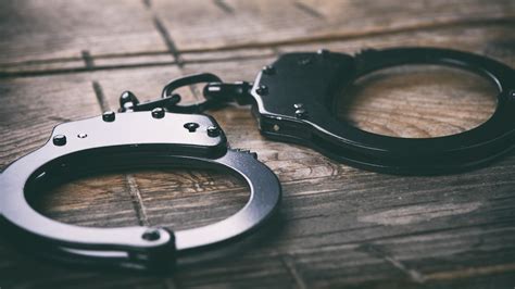 Louisville man accused of threatening woman inside apartment also faces ...