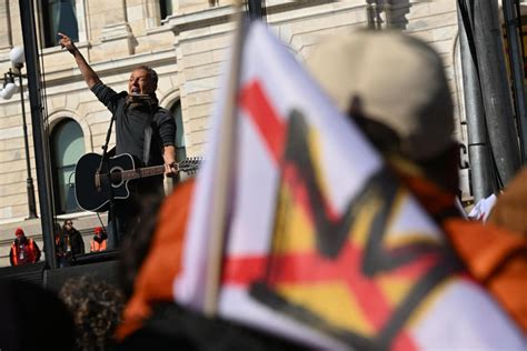 Thousands turn up for 'No Kings' uprising across US and abroad: Inside ...