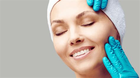 What Is a Dermaplaning Facial? Benefits & Process | TheBeautyFoodie