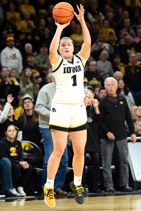 Game on the line, Hannah Stuelke delivers for Iowa women's basketball