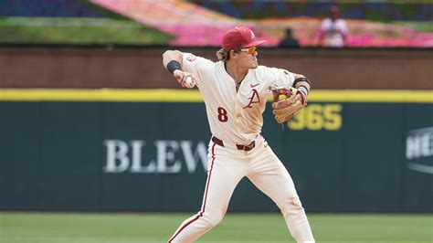 Arkansas baseball bracket projections for 2026 NCAA Tournament