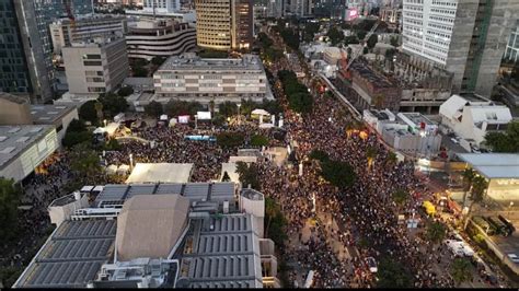 Tens of Thousands of Israelis Protest in Tel Aviv, Demand End to Gaza war