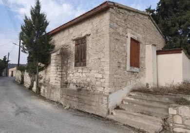 Gunfight reported in Larnaca town centre, area locked down | Cyprus inform