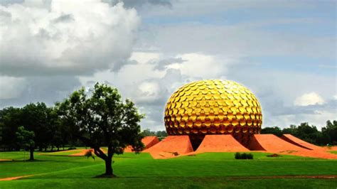 From fish-shaped offices to floating palaces; India’s most unusual ...