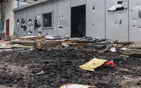 Bulldozer demolition at Kolkata's New Market sparks political row