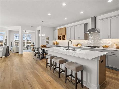 N28W25285 Parkway Ridge CIRCLE #C, Pewaukee, WI 53072 | MLS #1950890 ...