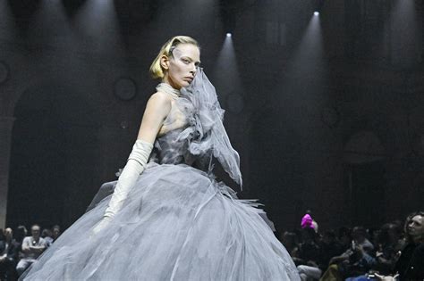 Matières Fécales, “The One Percent”: l'autopsia del lusso alla Paris ...