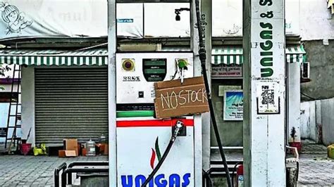 Petrol stations put up 'no stock' boards as pumps run dry