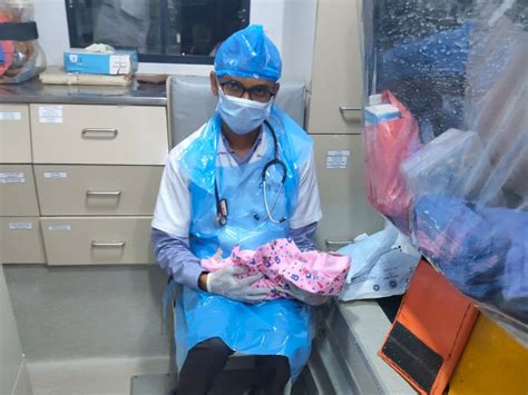 Anklav Woman & Newborn Safe After Mid-Road Delivery by 108 Team