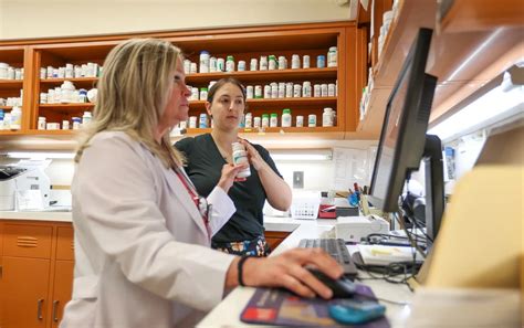 Pharmacists warn certain foods can disrupt common medications