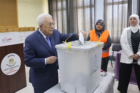 President Abbas meets King of Jordan, discusses developments in Palestinian cause and issues of ...