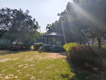 vivo V70 vs vivo T5 Pro : Specs Comparison, Price Difference ...