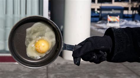 Cold-weather experiments you can easily do outside in Iowa