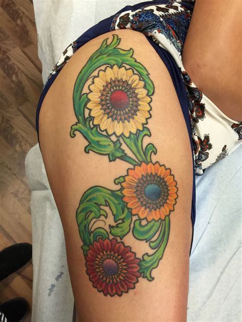 Neo traditional sunflower tattoo | Orangetattooshop.com