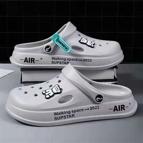 Sepatu Crocs Hitam 🔥 Harga & Model Terbaru April 2026