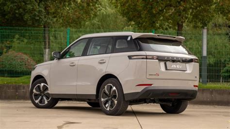 Chery Jaecoo J5 Spied Testing in India — Launch Under JSW | EVFY