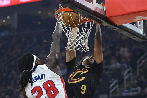 NBA: Cavaliers extend home winning streak, hand Pistons rare loss | GMA ...