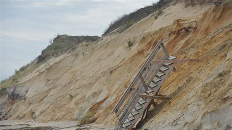 Cape Cod beach closed: Marconi may get new stairs after fundraiser